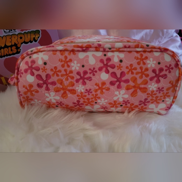 Truly Beauty Makeup Case/SpongeBob.  Brand New 💎 - Picture 5 of 7